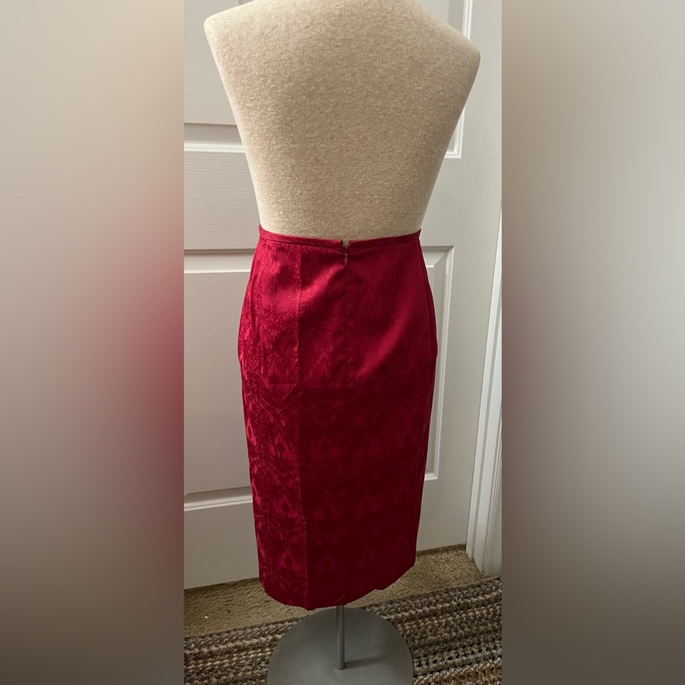 Chic Red Women's 2-Piece Suit - Picture 4 of 5